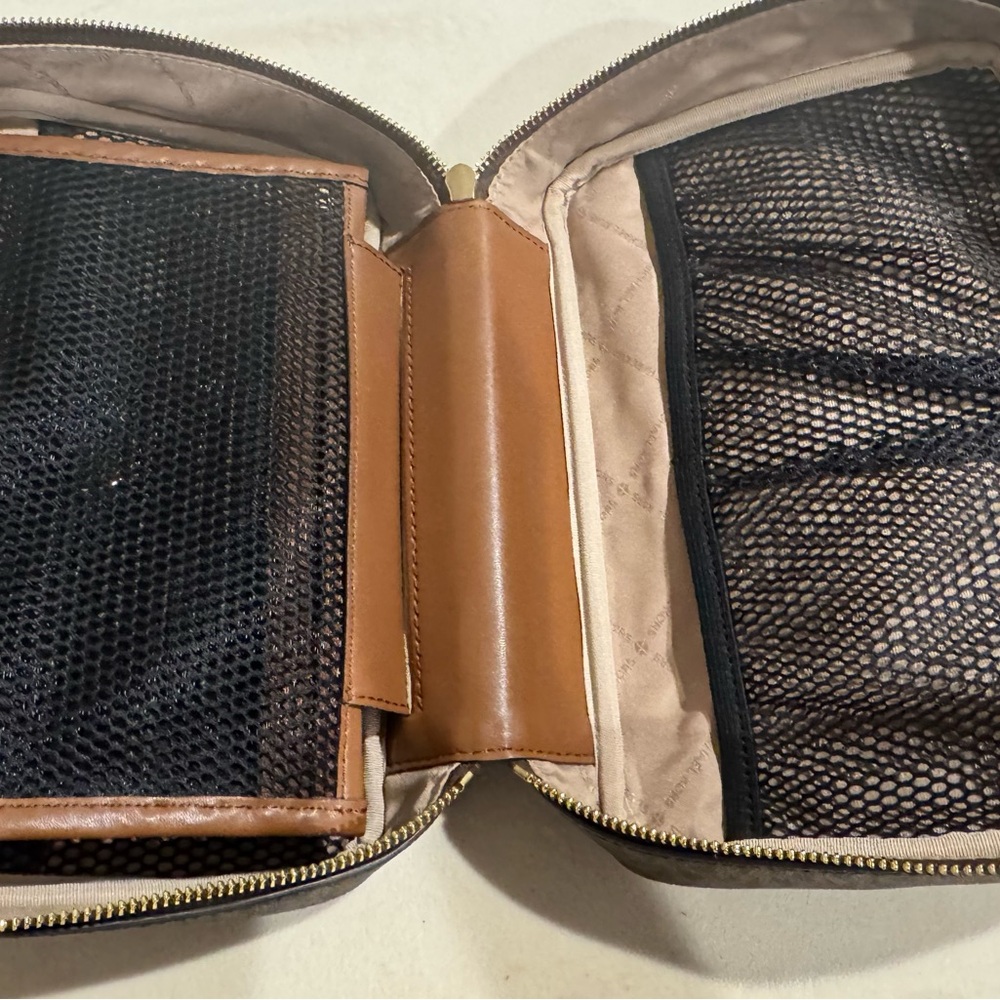 Michael Kors Jet Set Large Hanging Travel Toiletry Bag in Brown MK Logo - Picture 5 of 7